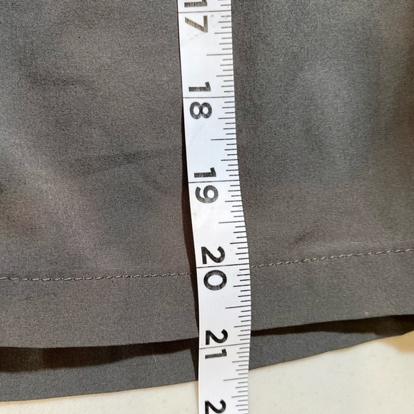 COLUMBIA Lightweight Performance Shorts 4 Zip pockets Olive Green Waist 40" - Picture 7 of 9